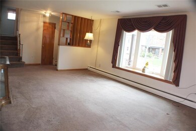 13x20 Dining Room with a Bay Window