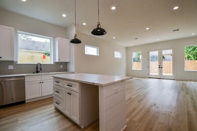 Entertain your guests effortlessly in the oversize