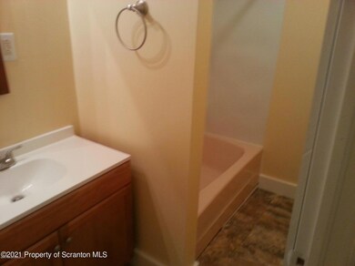 300 Charles St, Scranton, PA 18518 - photo 2