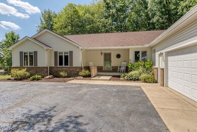 110 Greentree Cir, Aurora, OH 44202 - photo 2