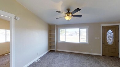 Front living - entrance