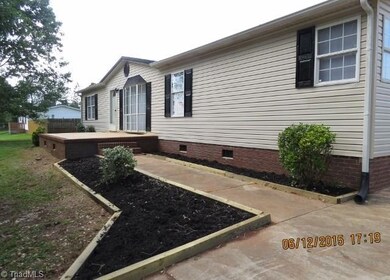 133 Jordan Ln, Statesville, NC 28677 - photo 2