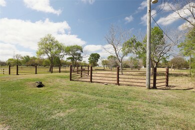 3701 Fm 2611 Rd, Brazoria, TX 77422 - photo 3
