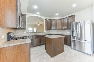 393 Henry St, Alvin, TX 77511 - photo 5