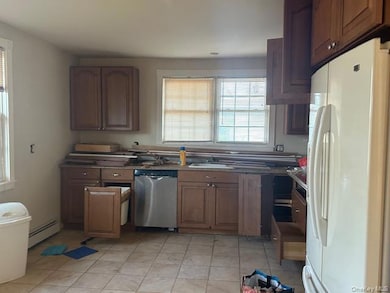 147 Pauls Path, Coram, NY 11727 - photo 3