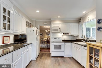 11101 Waycroft Way, Rockville, MD 20852 - photo 7