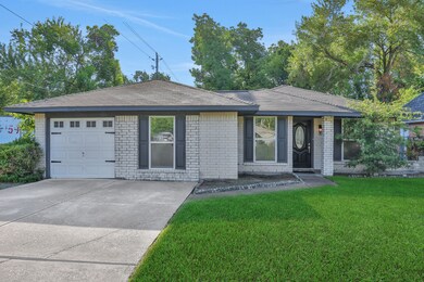 8638 Cottage Gate Ln, Houston, TX 77088 - photo 2