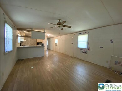 206 Creekside Manor Dr, Lehighton, PA 18235 - photo 4