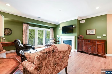 Cresskill Commons unit 316, Cresskill, NJ 07626 - photo 4