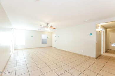 003-photo-living-room-7496934