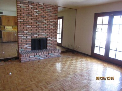 Family Room - Fireplace