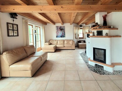 3 - Living room