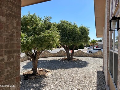 15333 Marburn Ct, Horizon City, TX 79928 - photo 6