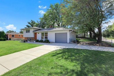 2268 17th Ave E, Saint Paul, MN 55109 - photo 2