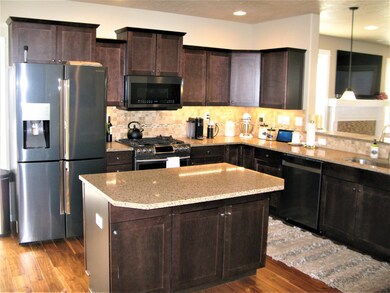 4190 SW Reservoir Dr, Redmond, OR 97756 - photo 3