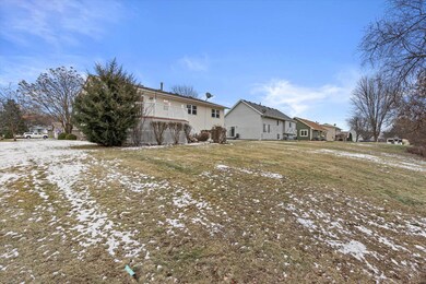 1019 Wellington Way, Hartland, WI 53029 - photo 5