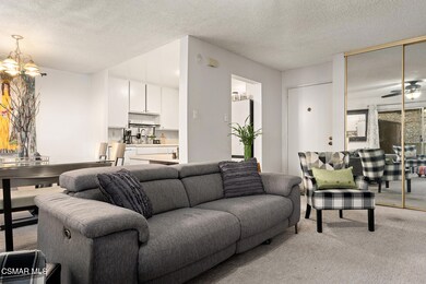 327 Chestnut Hill Ct unit 11, Thousand Oaks, CA 91360 - photo 5