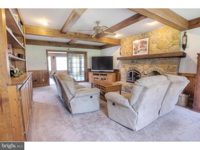 25 Buttonwood Ln, Spring City, PA 19475 - photo 4