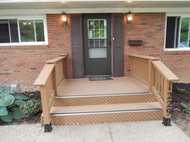 1229 Vinewood Dr, Columbus, OH 43229 - photo 5