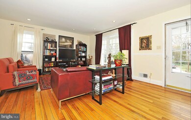 8220 Crown Court Rd, Alexandria, VA 22308 - photo 2