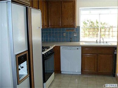 Cheery Chef's Kitchen w/Garden Window