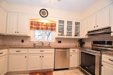 44 Thaxter Rd, Newtonville, MA 02460 - photo 5