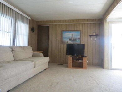 925 Hawthorn Cir 004