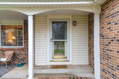 111 Midway Ln, Vernon Hills, IL 60061 - photo 3