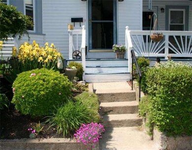 11 Oliver St, Malden, MA 02148 - photo 2