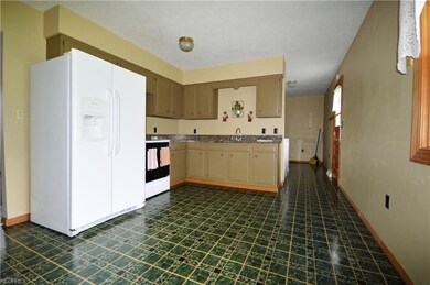 Open Eat-in Kitchen.