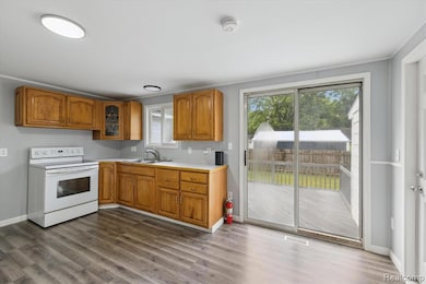 3250 Carr St, Flint, MI 48506 - photo 6