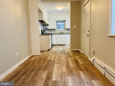 1410 N 10th St, Reading, PA 19604 - photo 5