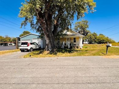 209 Orchard St, Science Hill, KY 42553 - photo 2