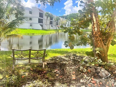 170 Lakeview Dr unit 103, Weston, FL 33326 - photo 2