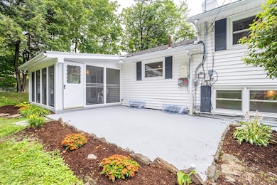 477 Salisbury St, Worcester, MA 01609 - photo 5