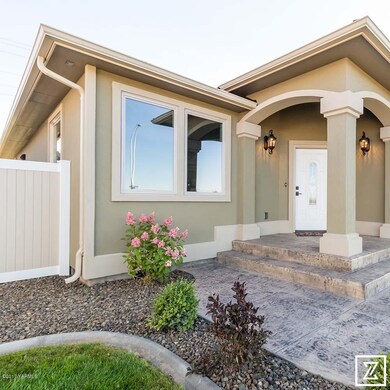 2016_Yakima_Valley_-_Cornerstone_Homes_9