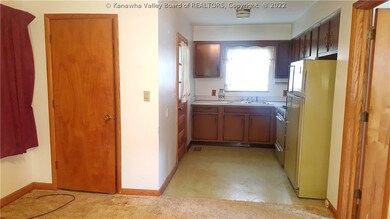 601 25th St, Dunbar, WV 25064 - photo 4