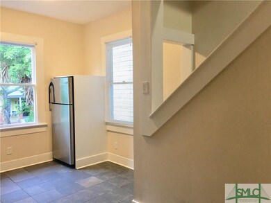 534 E Waldburg St unit upper, Savannah, GA 31401 - photo 4