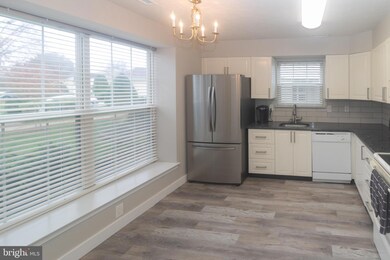 424 Elderberry Ct, Mount Laurel, NJ 08054 - photo 3