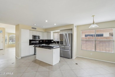 Light-Filled Kitchen & Breakfast Nook