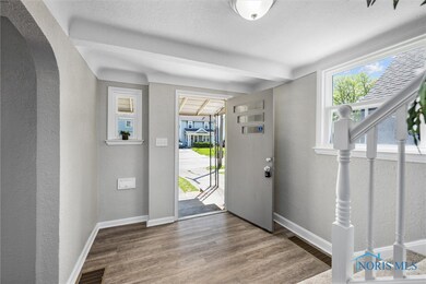 928 W Gramercy Ave, Toledo, OH 43612 - photo 3