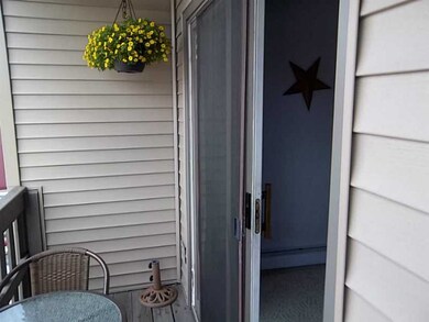 42 Village Ct, West Warwick, RI 02893 - photo 4