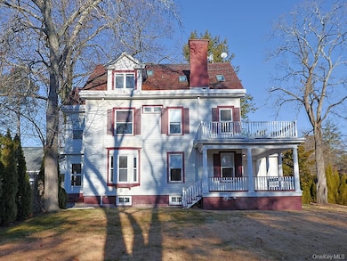 113 Hooker Ave, Poughkeepsie, NY 12601 - photo 3