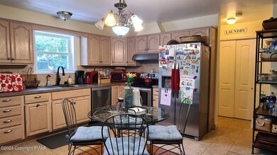 1720 Clover Rd N, Long Pond, PA 18334 - photo 4