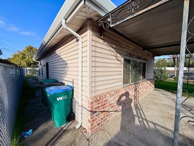 2477 E Washington St, Stockton, CA 95205 - photo 5
