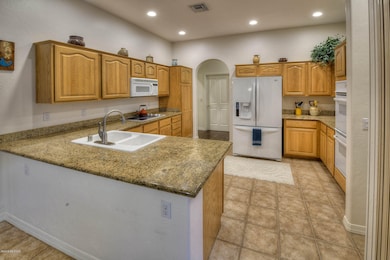 98 E Golden Sun Place, Tucson, AZ 85737 - photo 6
