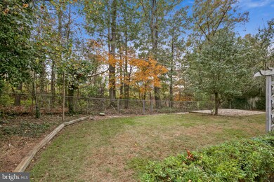 12915 Melville Ln, Fairfax, VA 22033 - photo 7