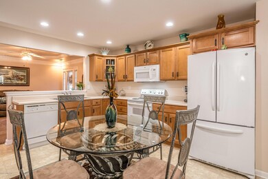 8502 Aspen Glen Way unit 8502, Louisville, KY 40228 - photo 6