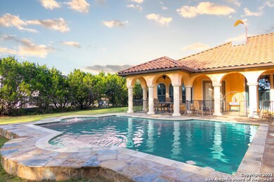 18357 Shadow Canyon Dr, Helotes, TX 78023 - photo 4