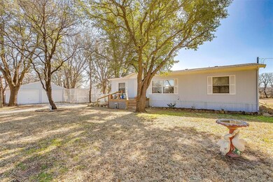 423 J e Woody Rd, Springtown, TX 76082 - photo 4